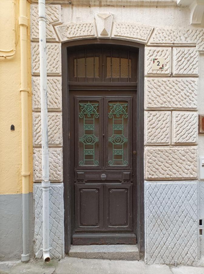 Puig Roja Del Roser 普拉斯·德·莫罗·拉普尔 外观 照片