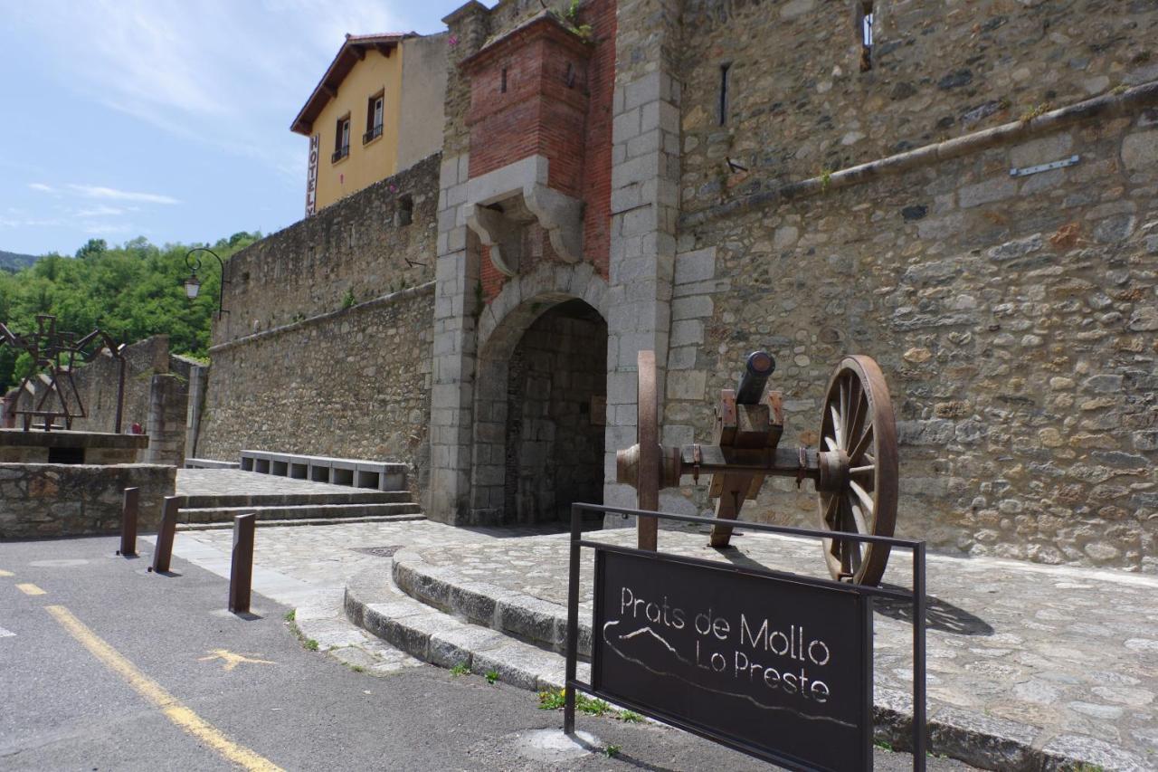 Puig Roja Del Roser 普拉斯·德·莫罗·拉普尔 外观 照片