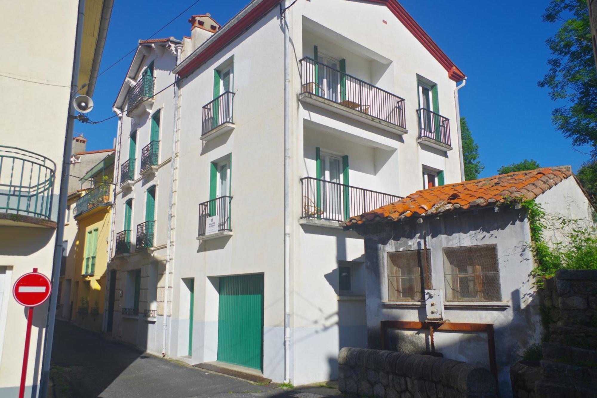 Puig Roja Del Roser 普拉斯·德·莫罗·拉普尔 外观 照片